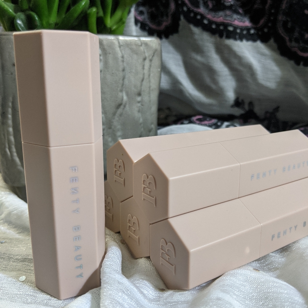 Caramel- Fenty Beauty matte Skinstick